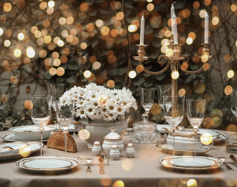 How to dress luxuriously for a party?