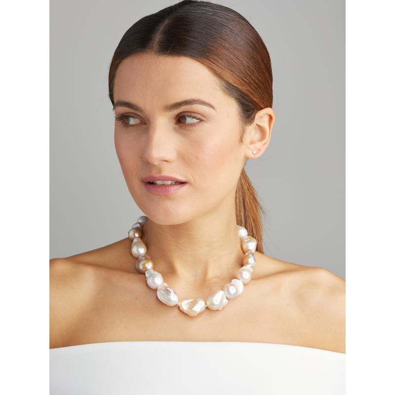 large pearl necklace for various occasions