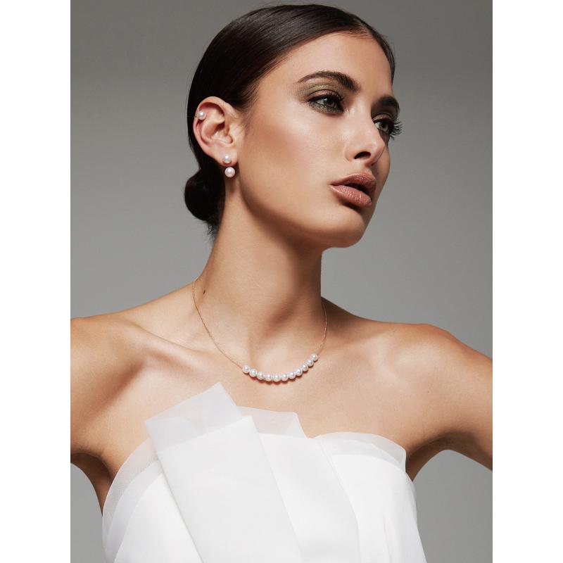 pearls are back in fashion