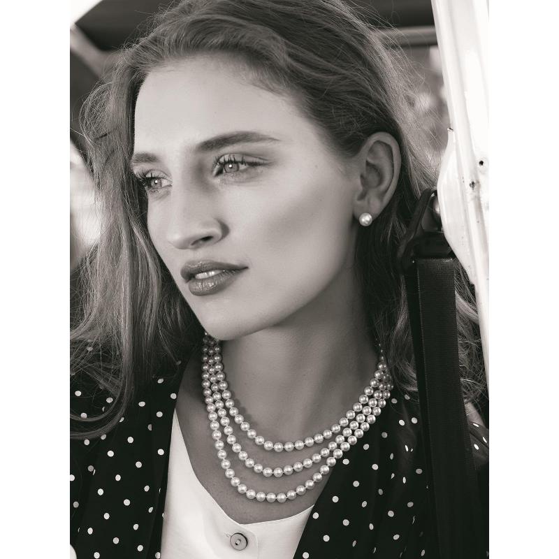 Are pearls in fashion?