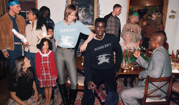 Burberry under the Christmas tree: how the 2025 campaign redefines holiday luxury