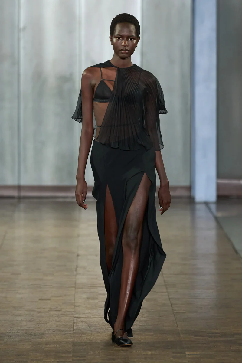 Nensi Dojaka clothing