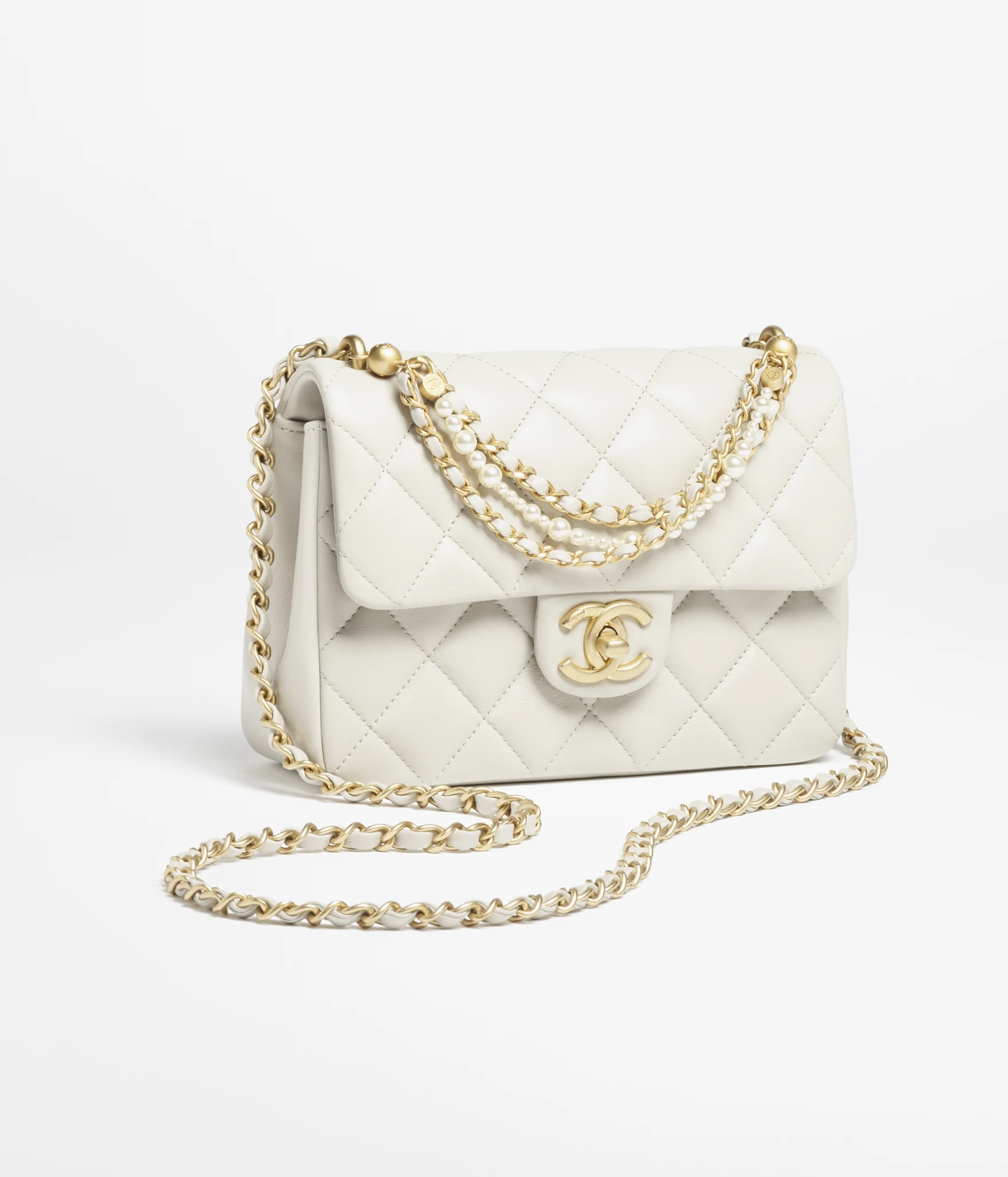 how to spot a Chanel bag